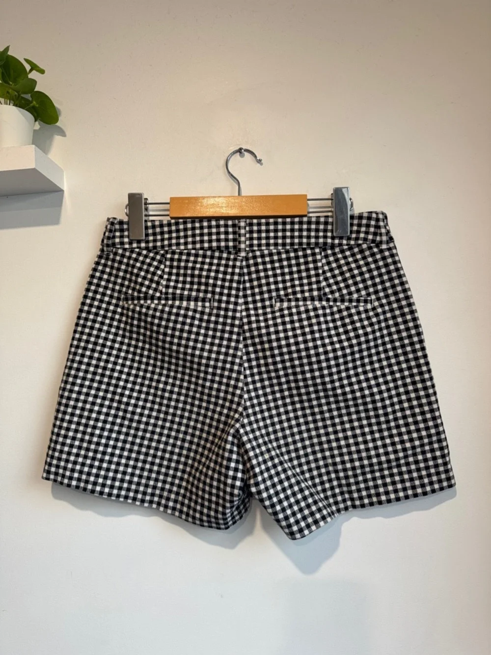 Old Navy Black and White Gingham Shorts - Picture 2 of 6